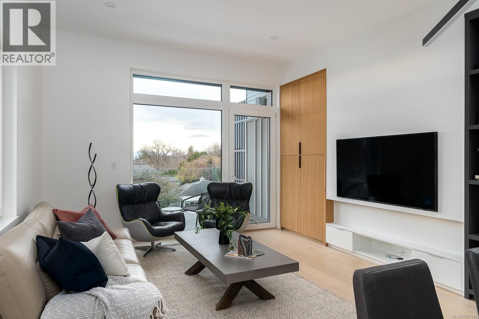 3 - 1417 MAY STREET Image 11