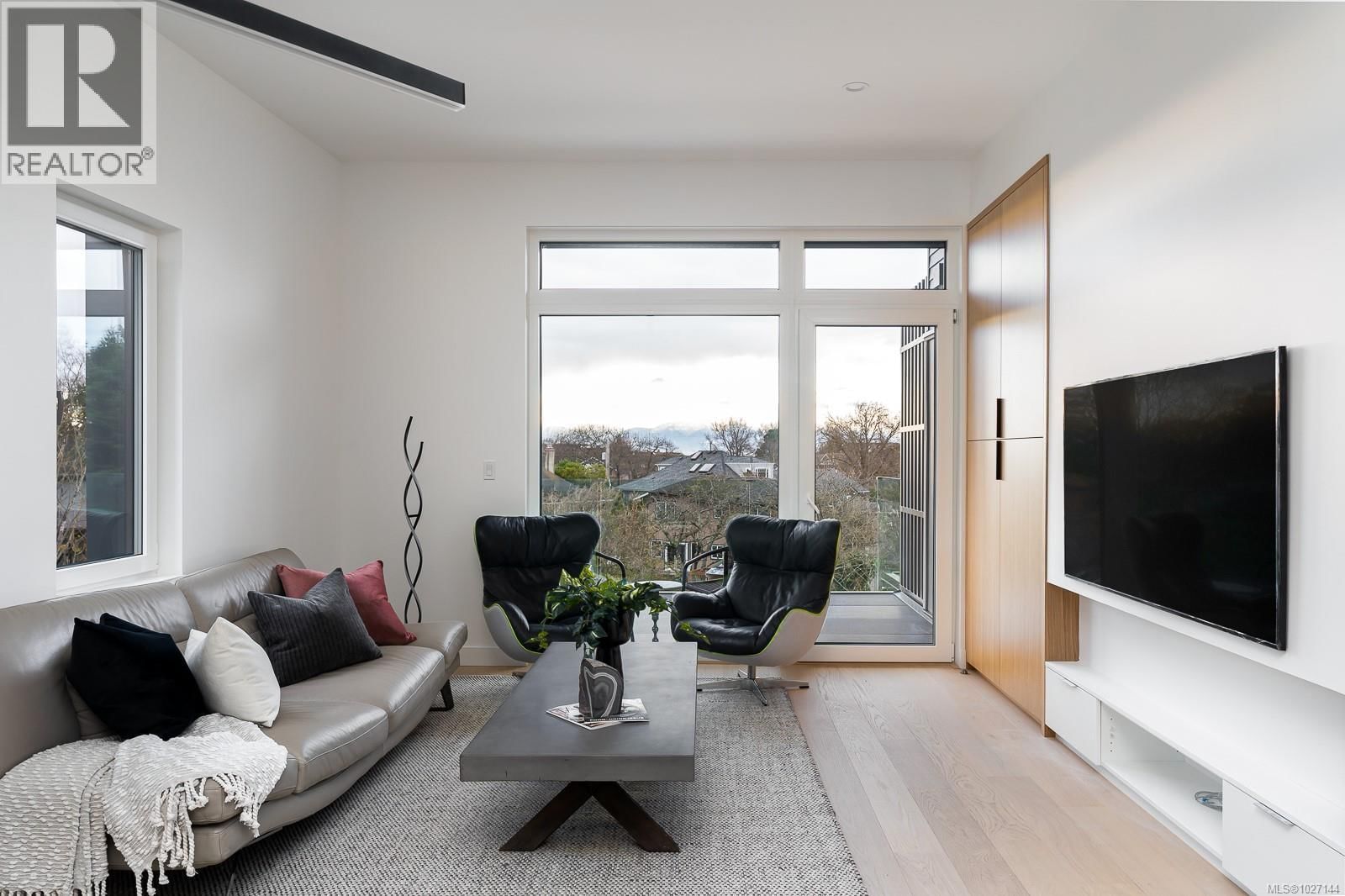 3 - 1417 MAY STREET Image 12