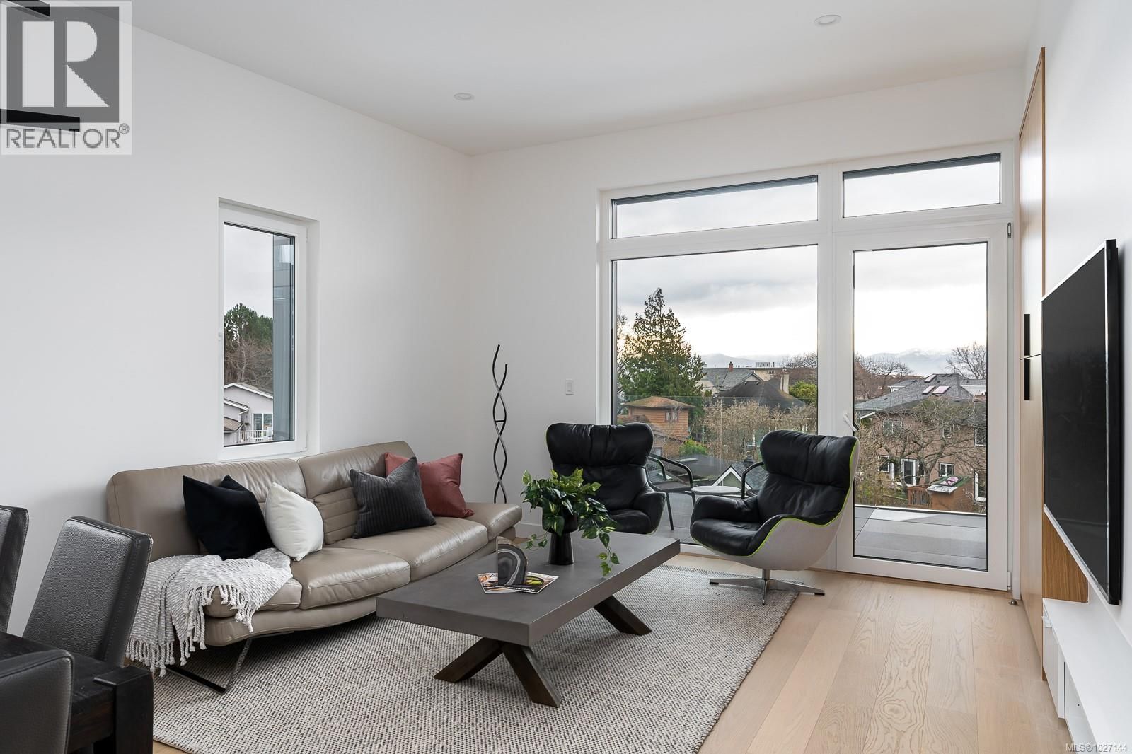 3 - 1417 MAY STREET Image 13