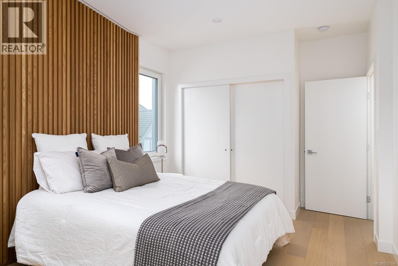 3 - 1417 MAY STREET Image 15