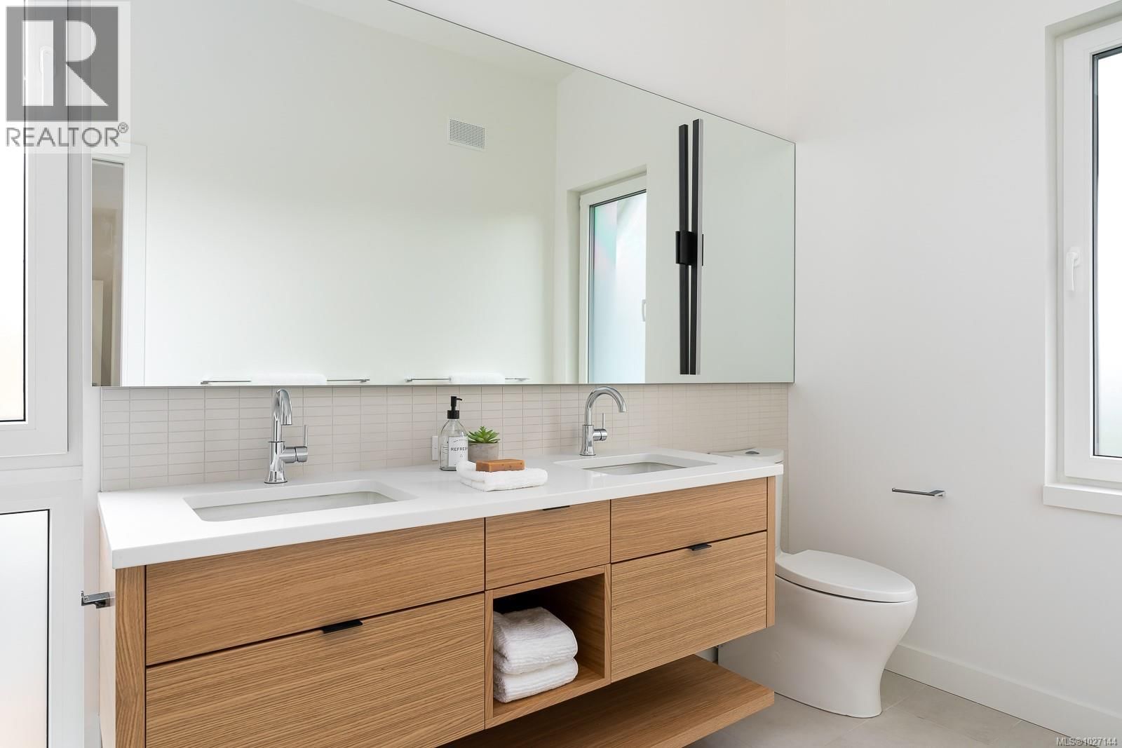 3 - 1417 MAY STREET Image 16