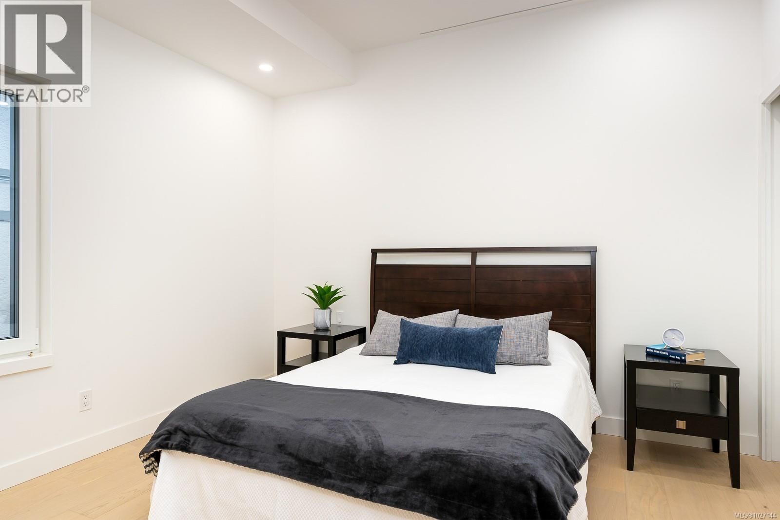 3 - 1417 MAY STREET Image 19