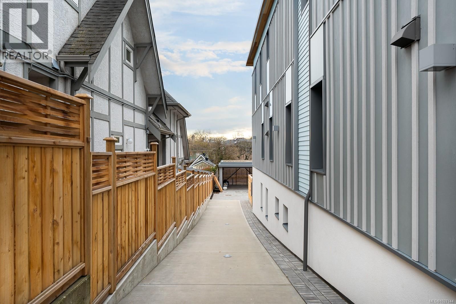 3 - 1417 MAY STREET Image 28