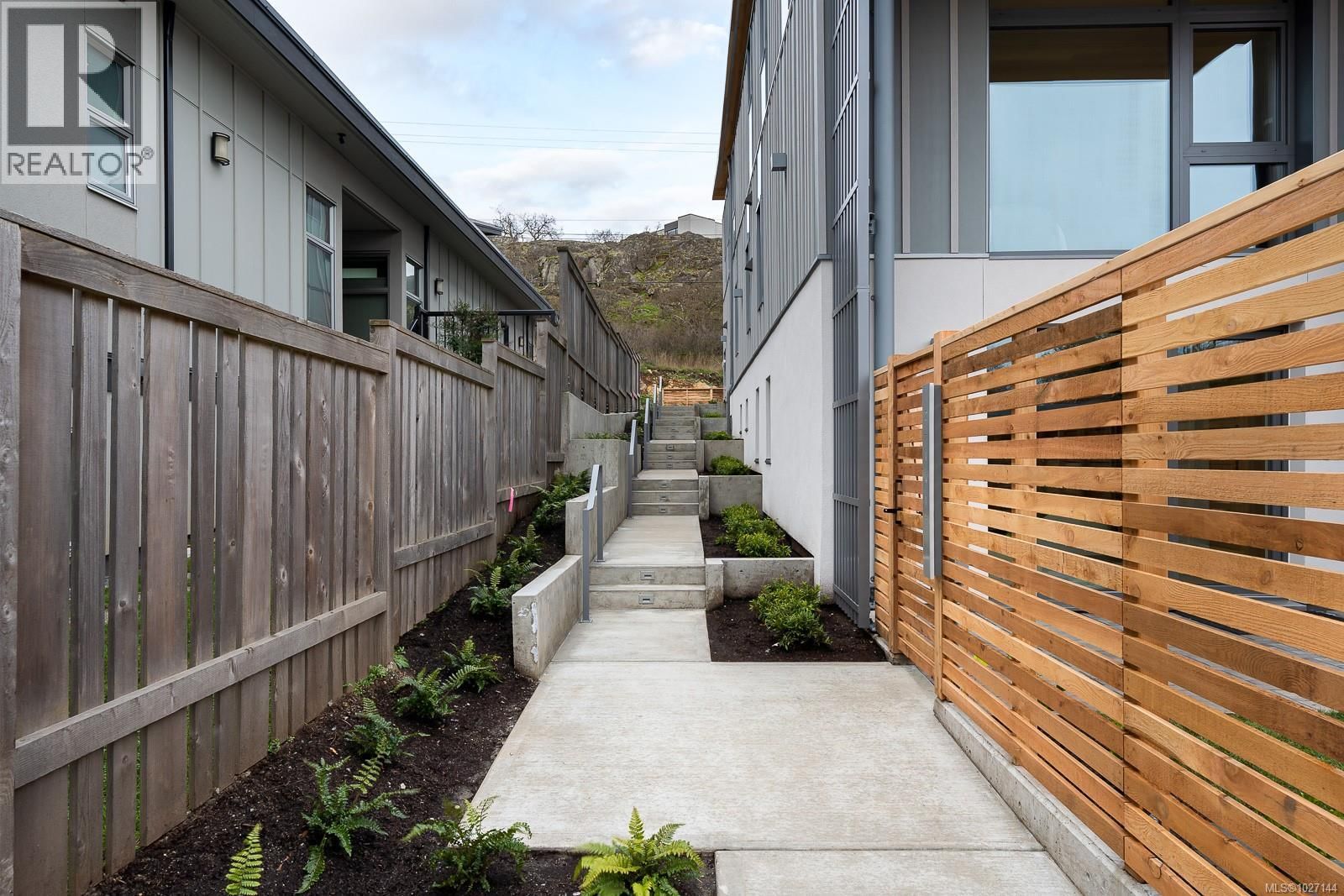 3 - 1417 MAY STREET Image 31