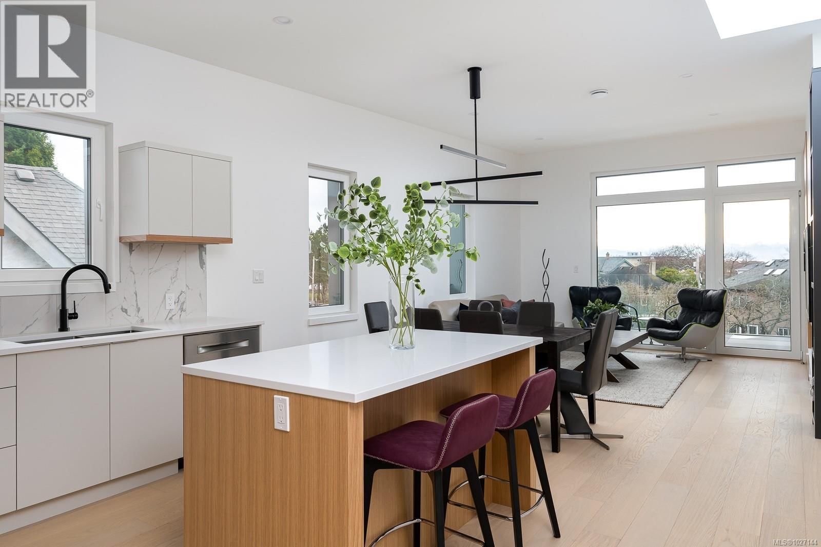 3 - 1417 MAY STREET Image 8