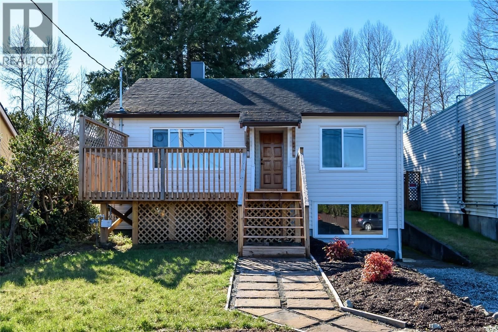 649 McPhee Avenue, Courtenay, British Columbia V9N 2Z7