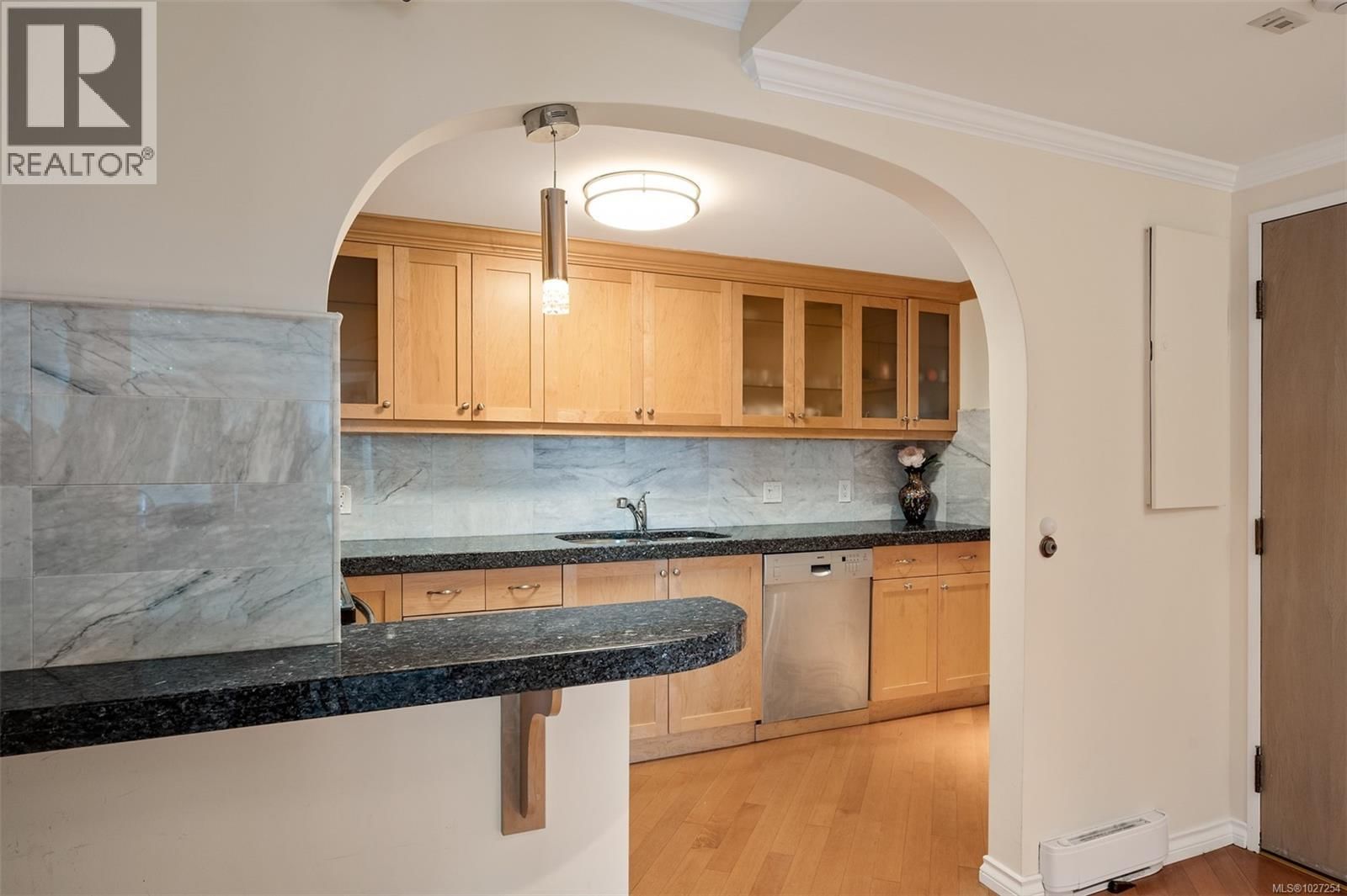 208 - 1234 WHARF STREET Image 33