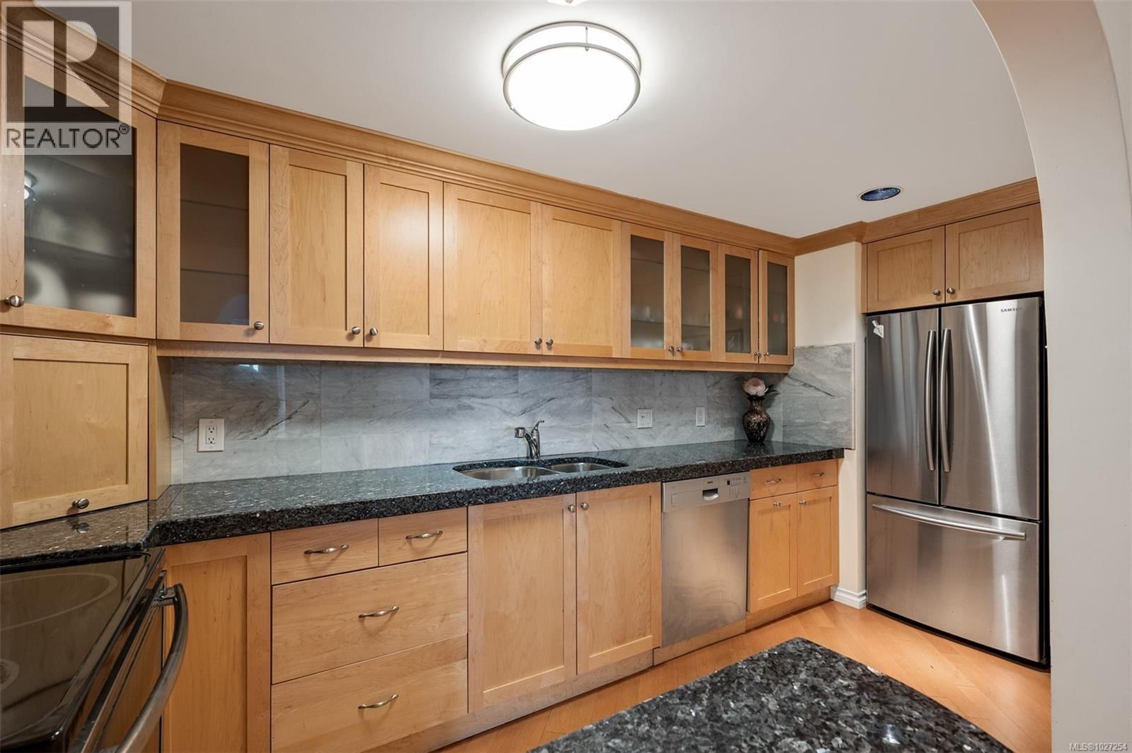 208 - 1234 WHARF STREET Image 35