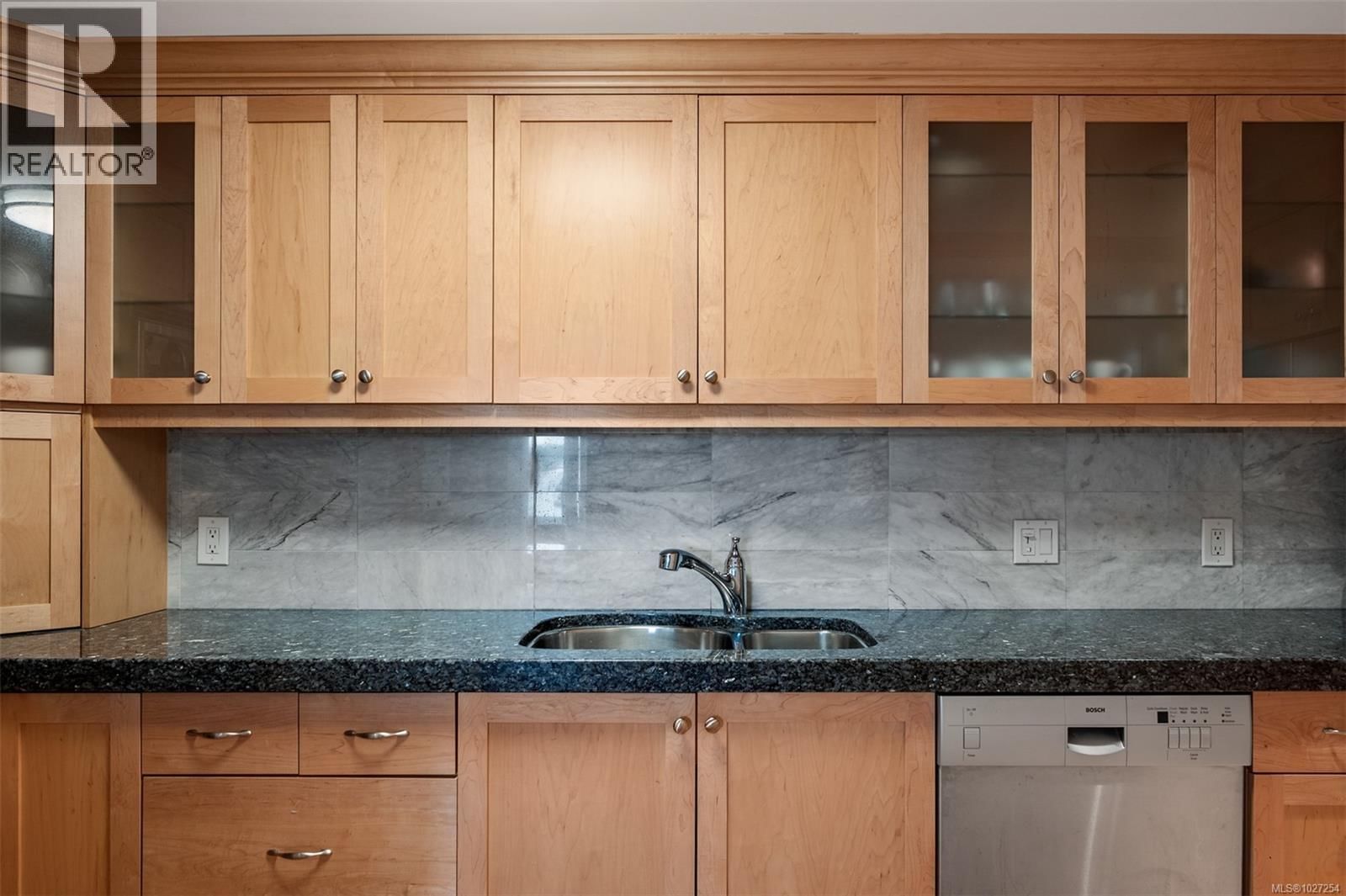 208 - 1234 WHARF STREET Image 36