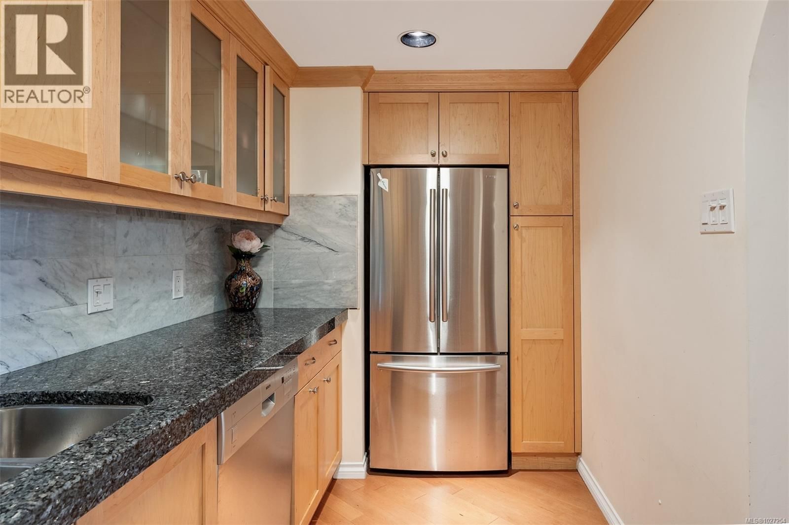 208 - 1234 WHARF STREET Image 37