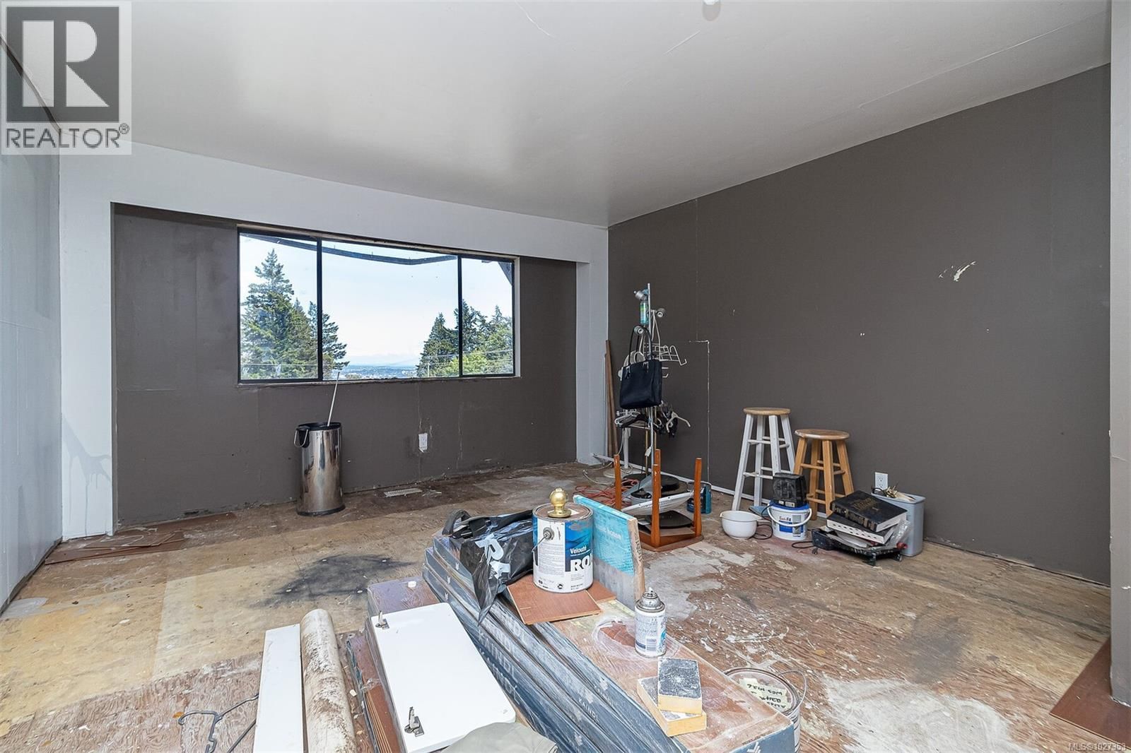 3351 BETULA PLACE Image 13