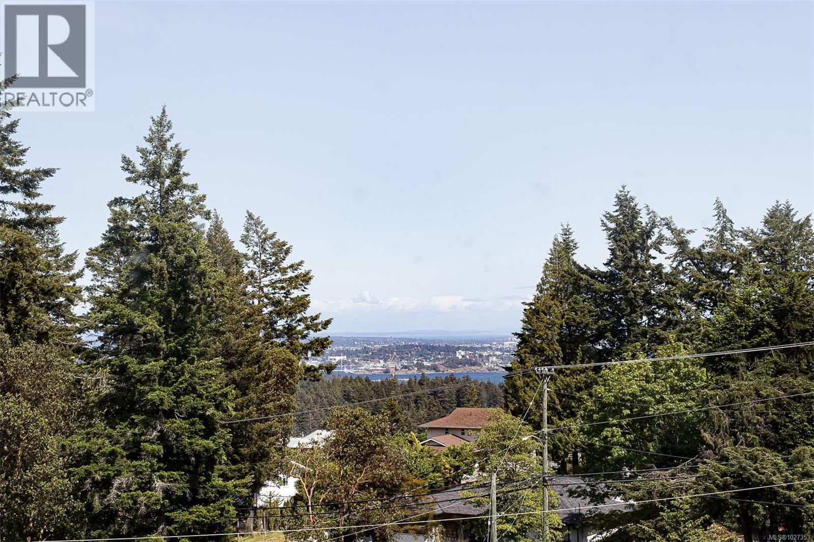 3351 BETULA PLACE Image 17