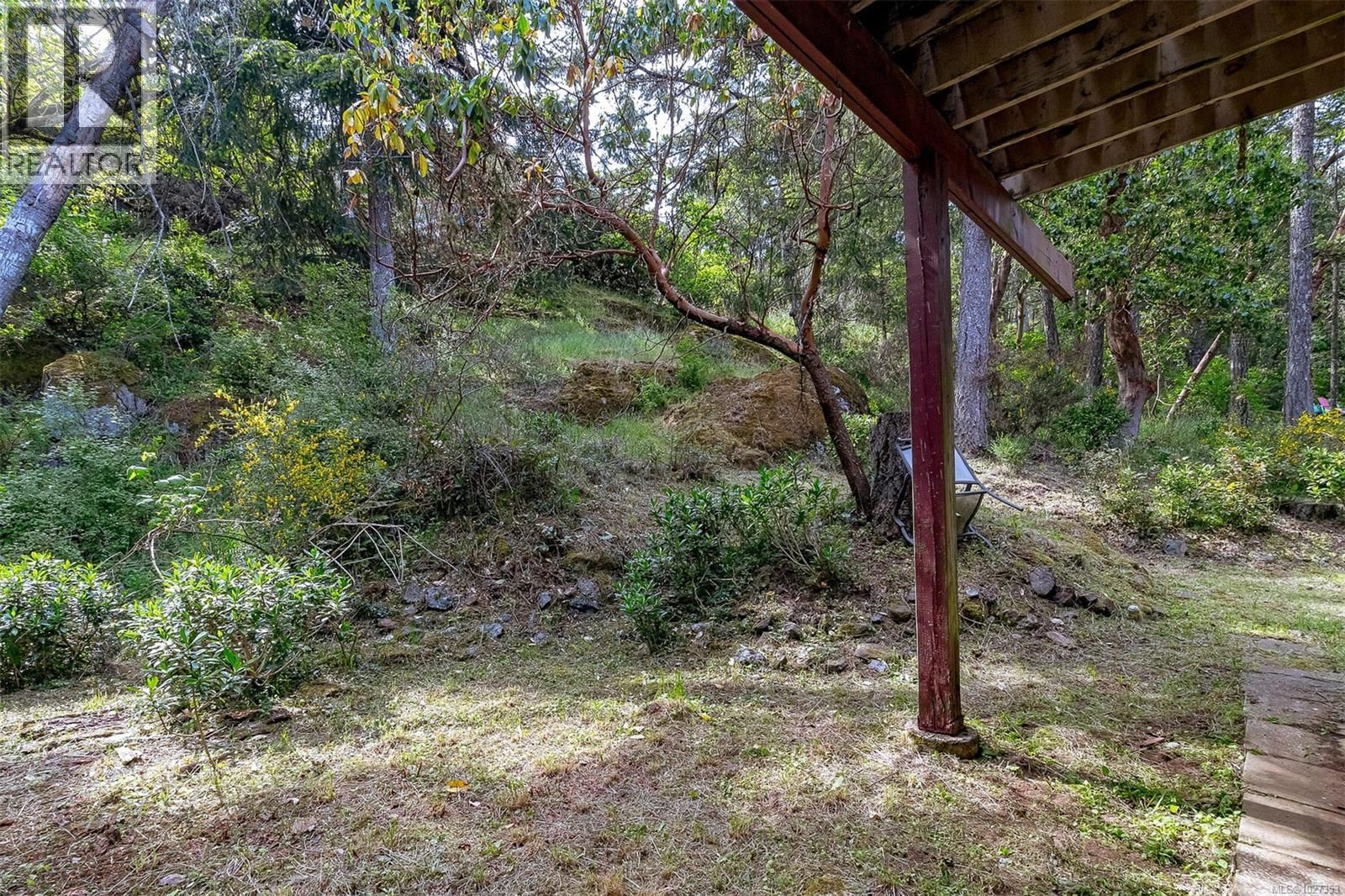 3351 BETULA PLACE Image 18