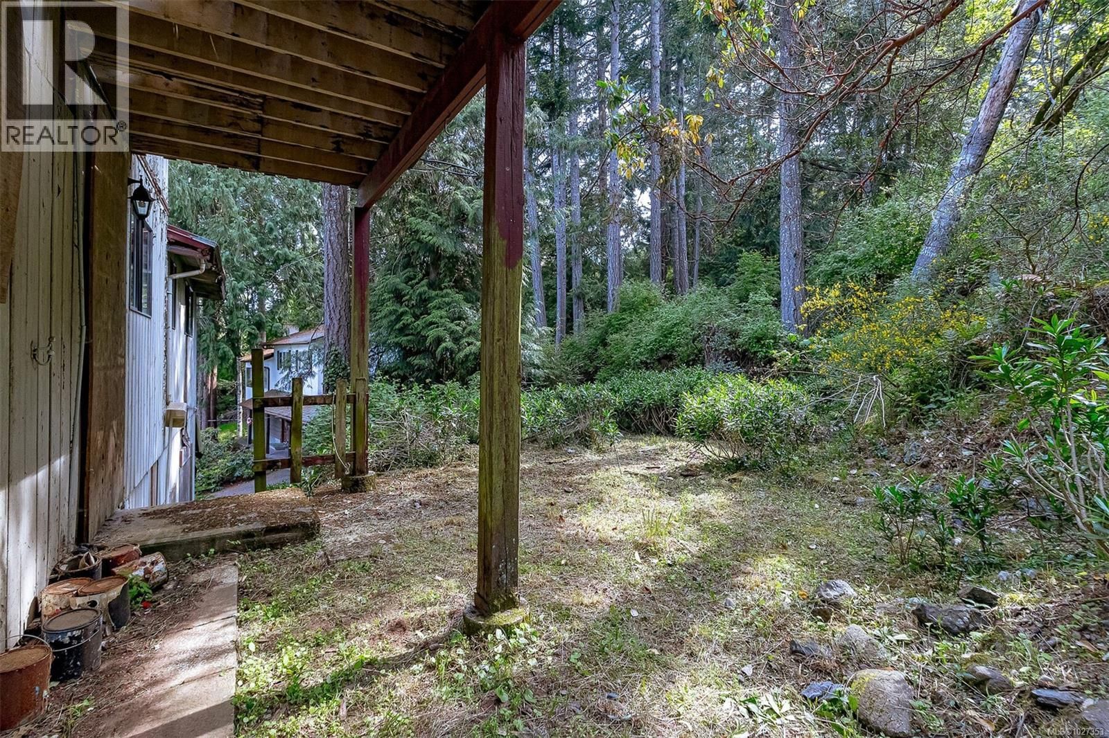 3351 BETULA PLACE Image 19