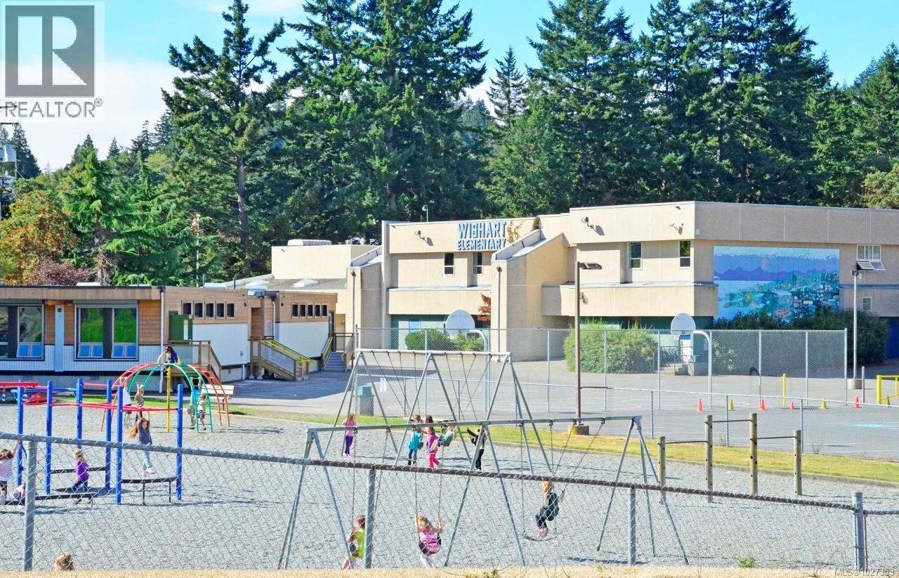 3351 BETULA PLACE Image 23