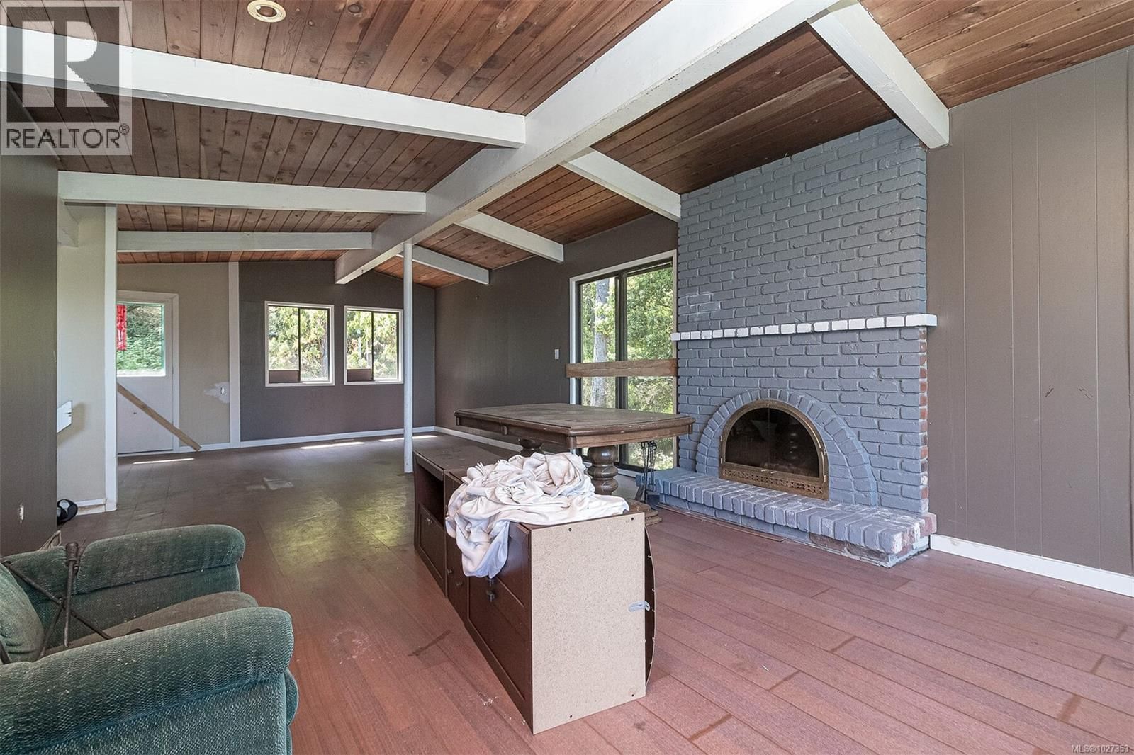 3351 BETULA PLACE Image 4