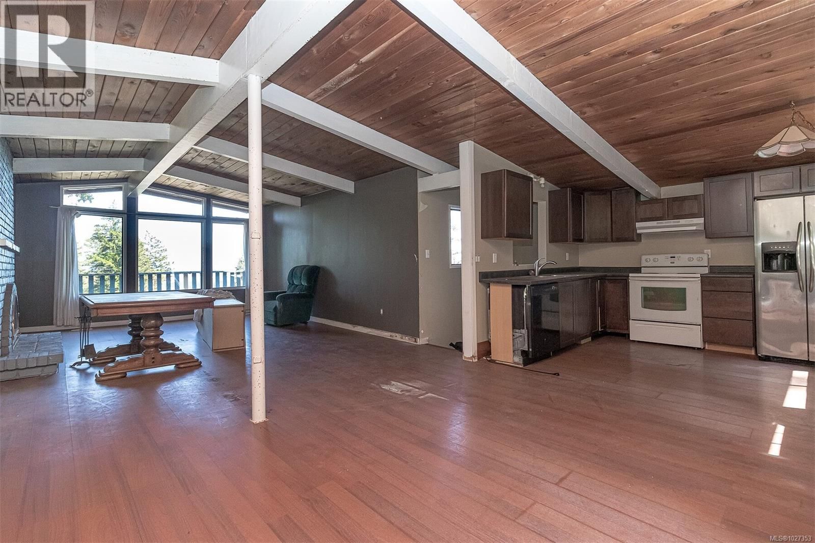 3351 BETULA PLACE Image 5