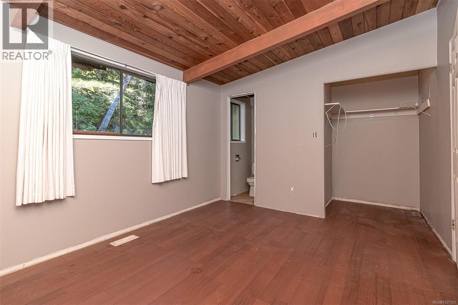 3351 BETULA PLACE Image 7