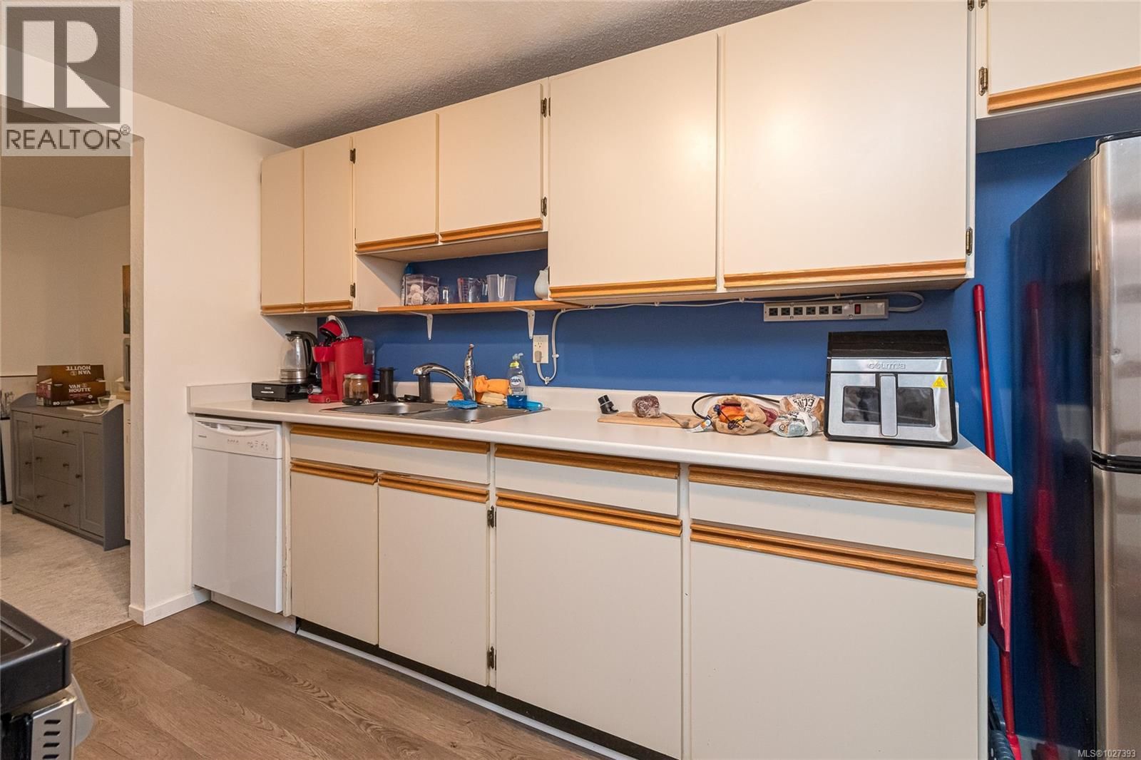 419 - 1005 MCKENZIE AVENUE Image 14