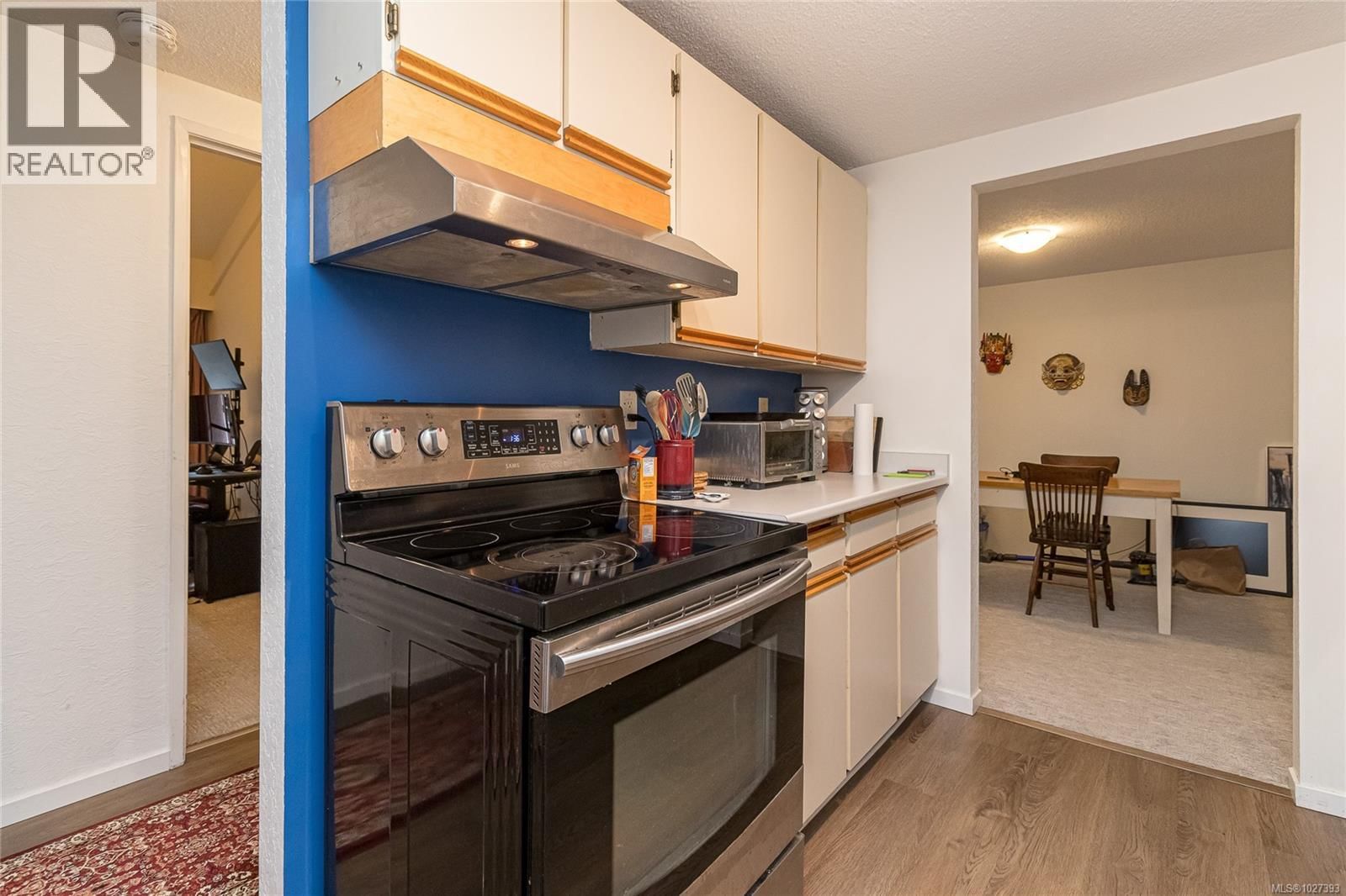 419 - 1005 MCKENZIE AVENUE Image 16