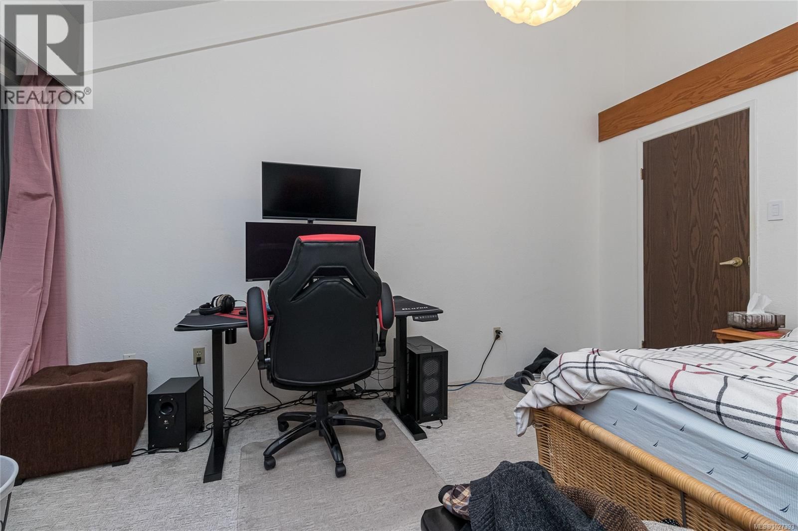 419 - 1005 MCKENZIE AVENUE Image 23