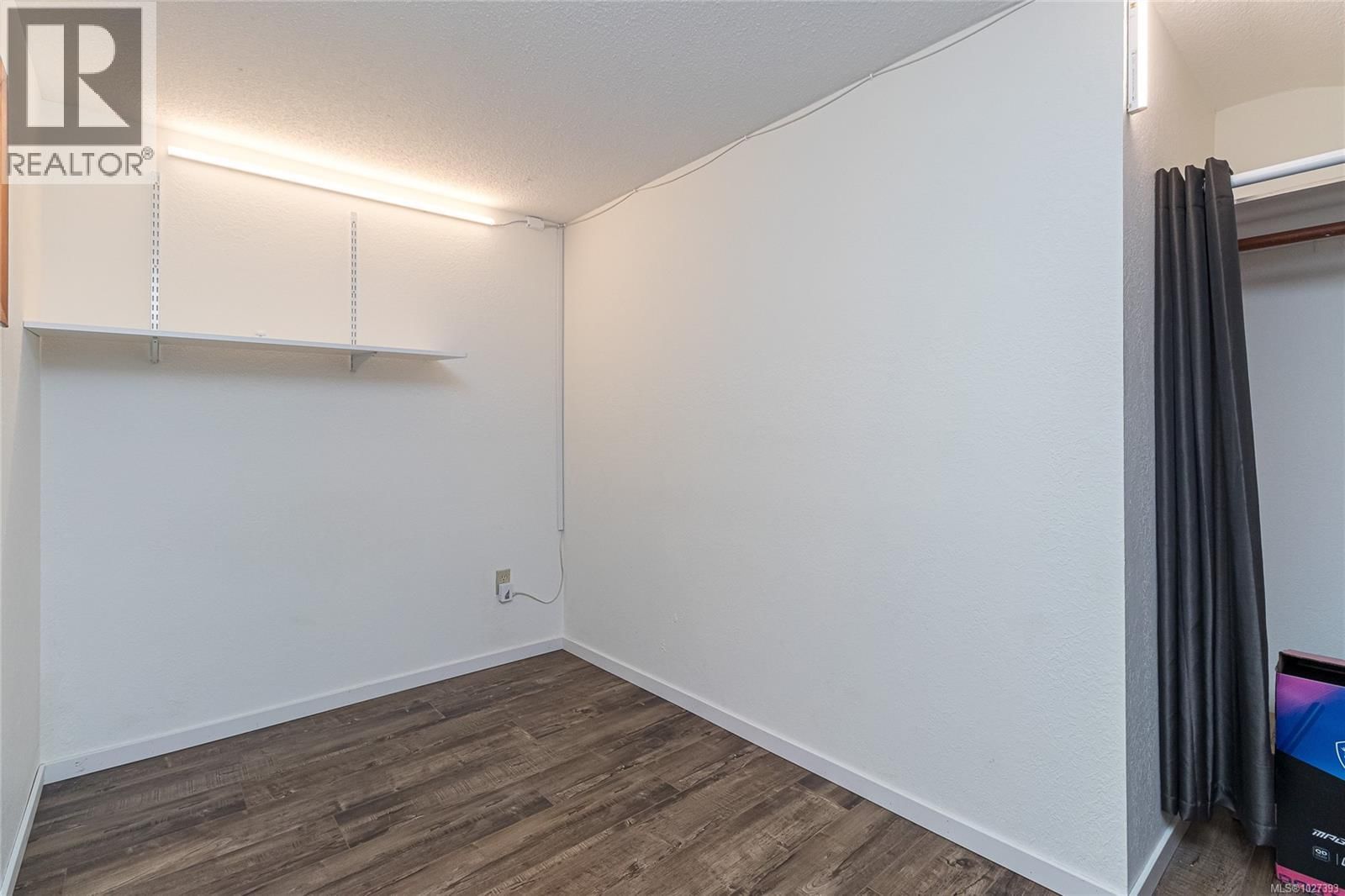 419 - 1005 MCKENZIE AVENUE Image 32