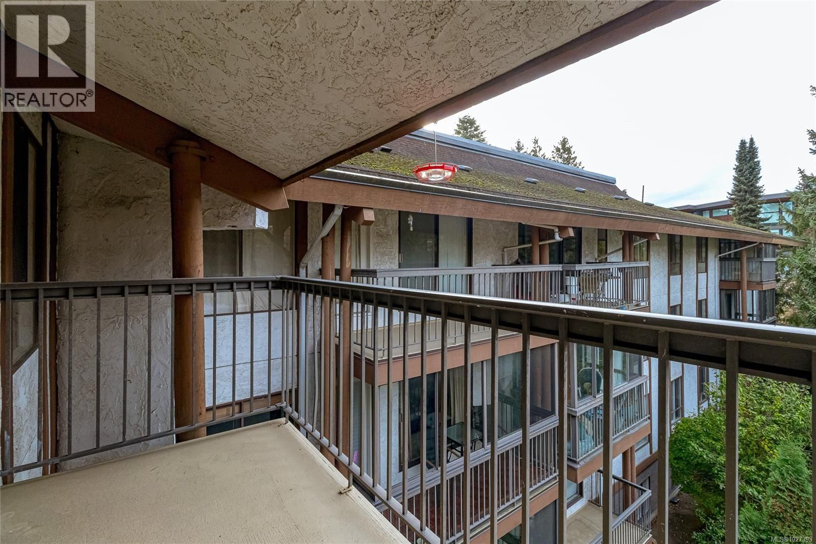 419 - 1005 MCKENZIE AVENUE Image 39