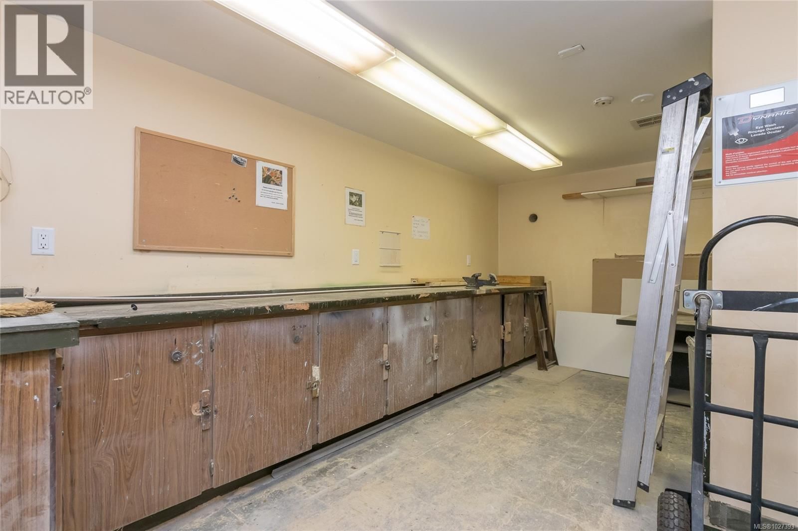 419 - 1005 MCKENZIE AVENUE Image 55