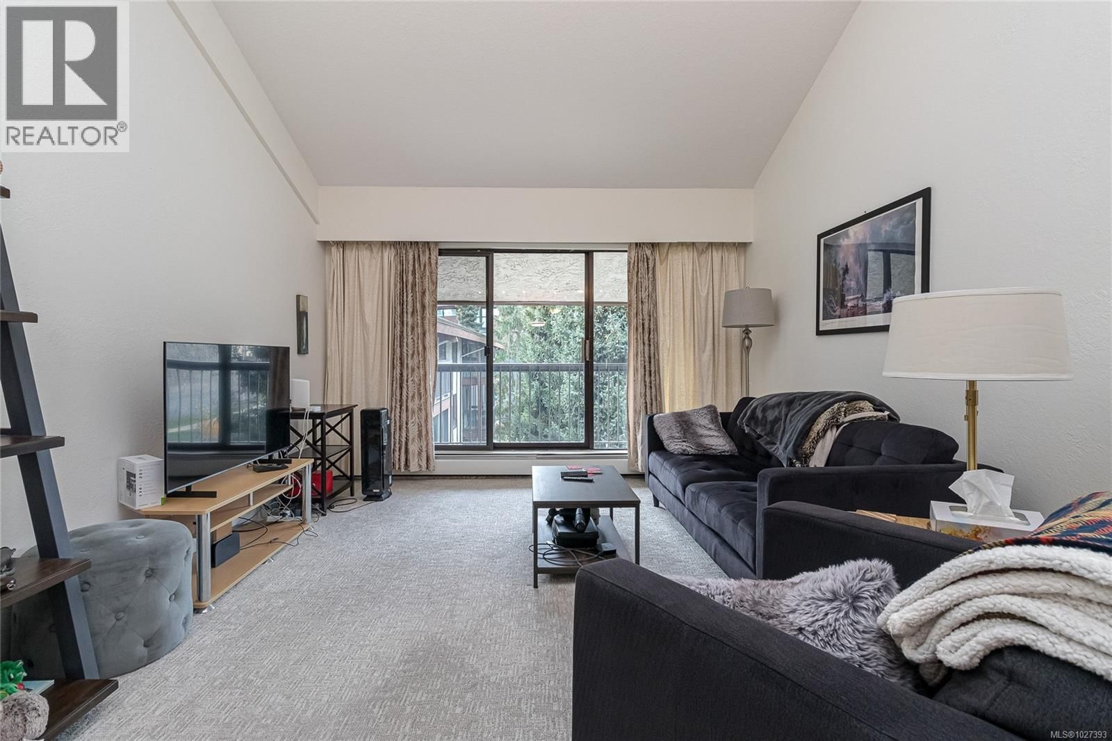 419 - 1005 MCKENZIE AVENUE Image 6