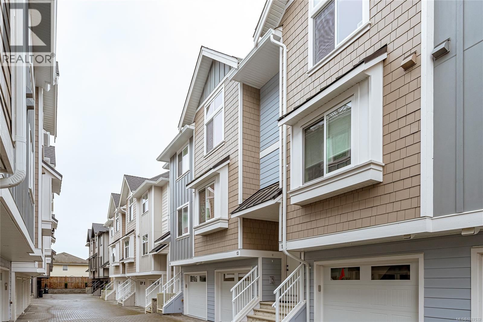 13 - 10480 RESTHAVEN DRIVE Image 36