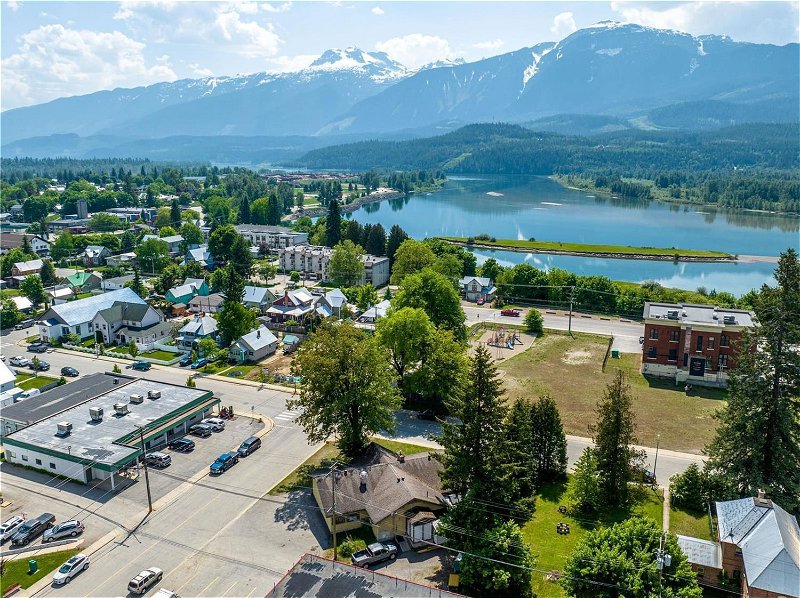 Image #1 of Restaurant for Sale at 600 Second Street W, Revelstoke, British Columbia