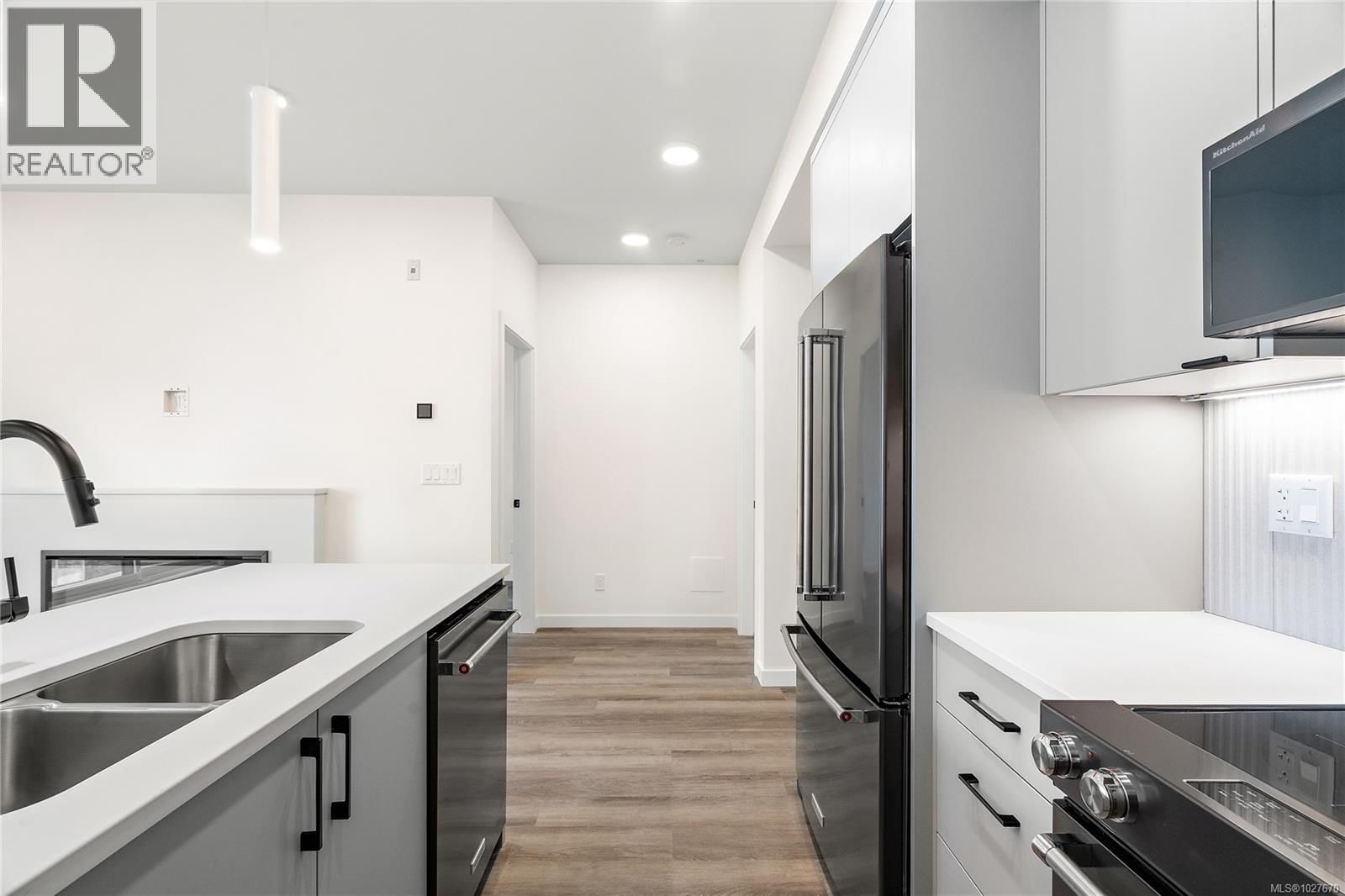 507 610 Lampson Street property photo