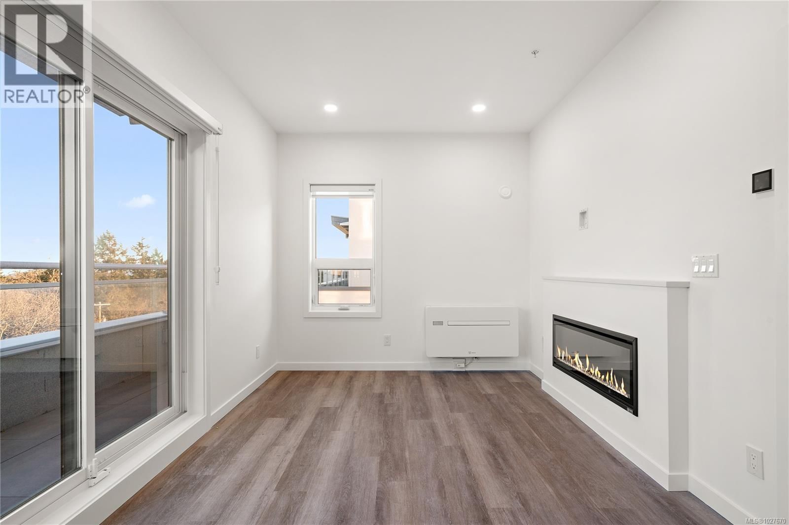 507 610 Lampson Street property photo