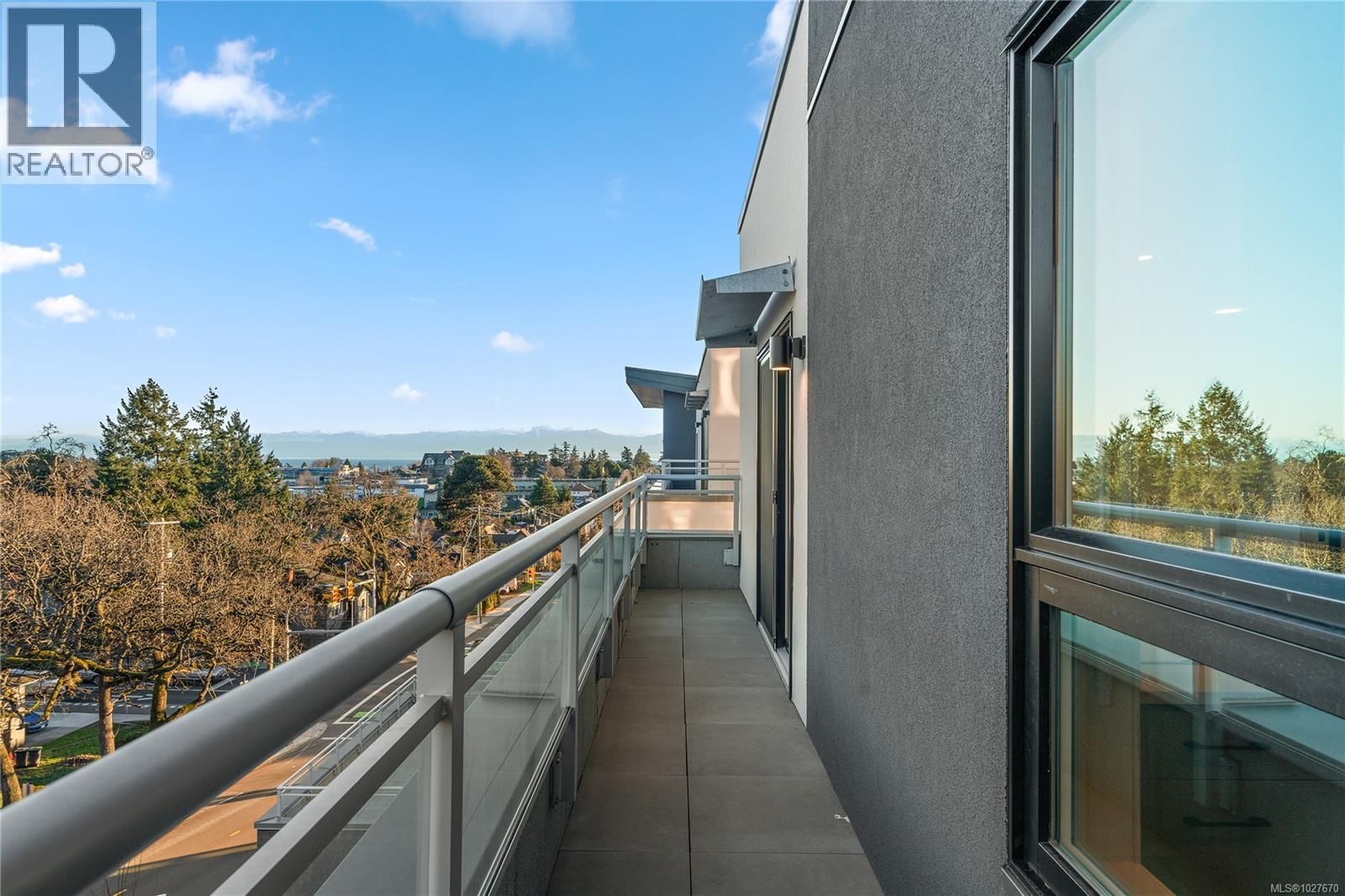 507 610 Lampson Street property photo