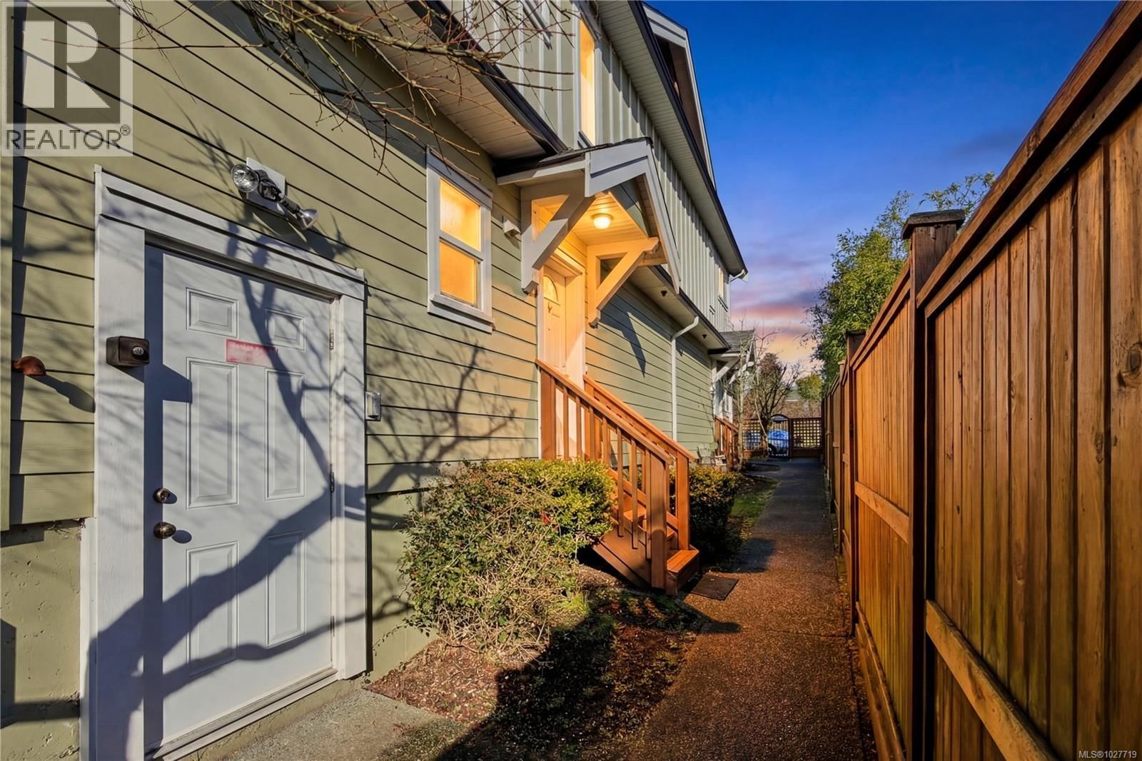 104 582 Rosehill Street property photo