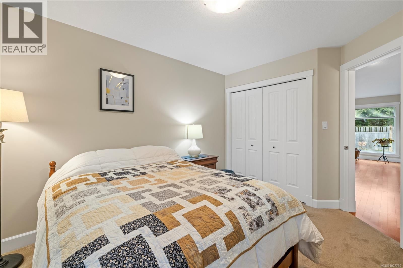 588 VIKING WAY Image 30