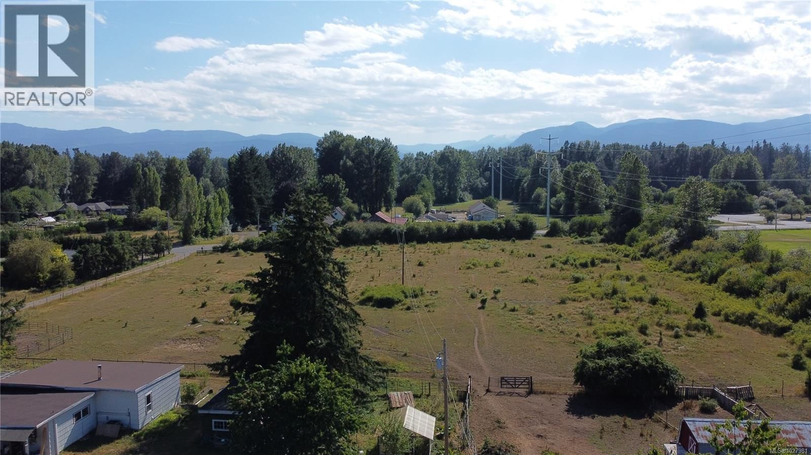 4766 Headquarters Road, Courtenay, British Columbia V9N 9H4