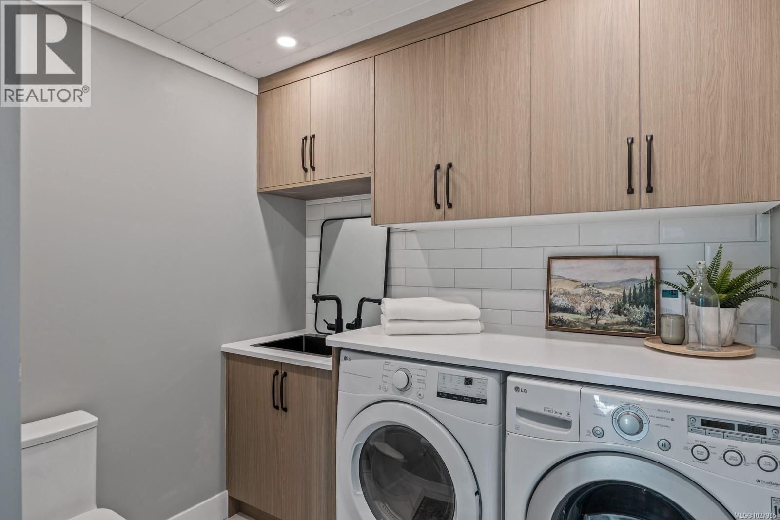 1314 DOCLIDDLE ROAD Image 9