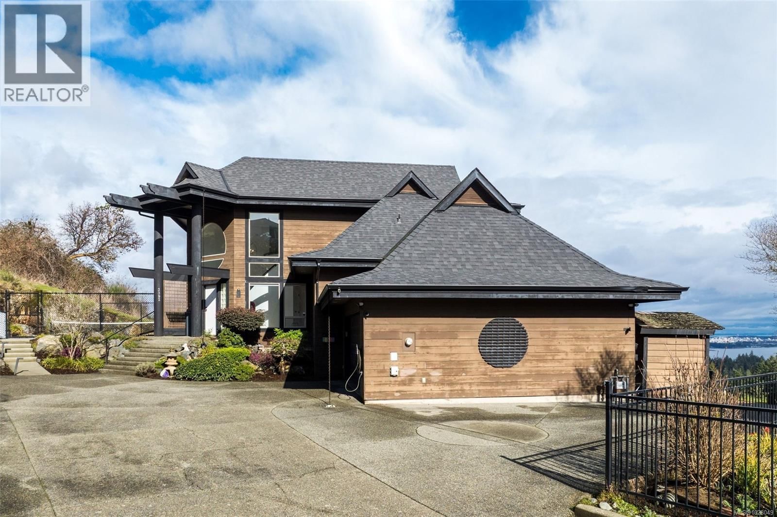 3392 HAIDA DRIVE Image 58