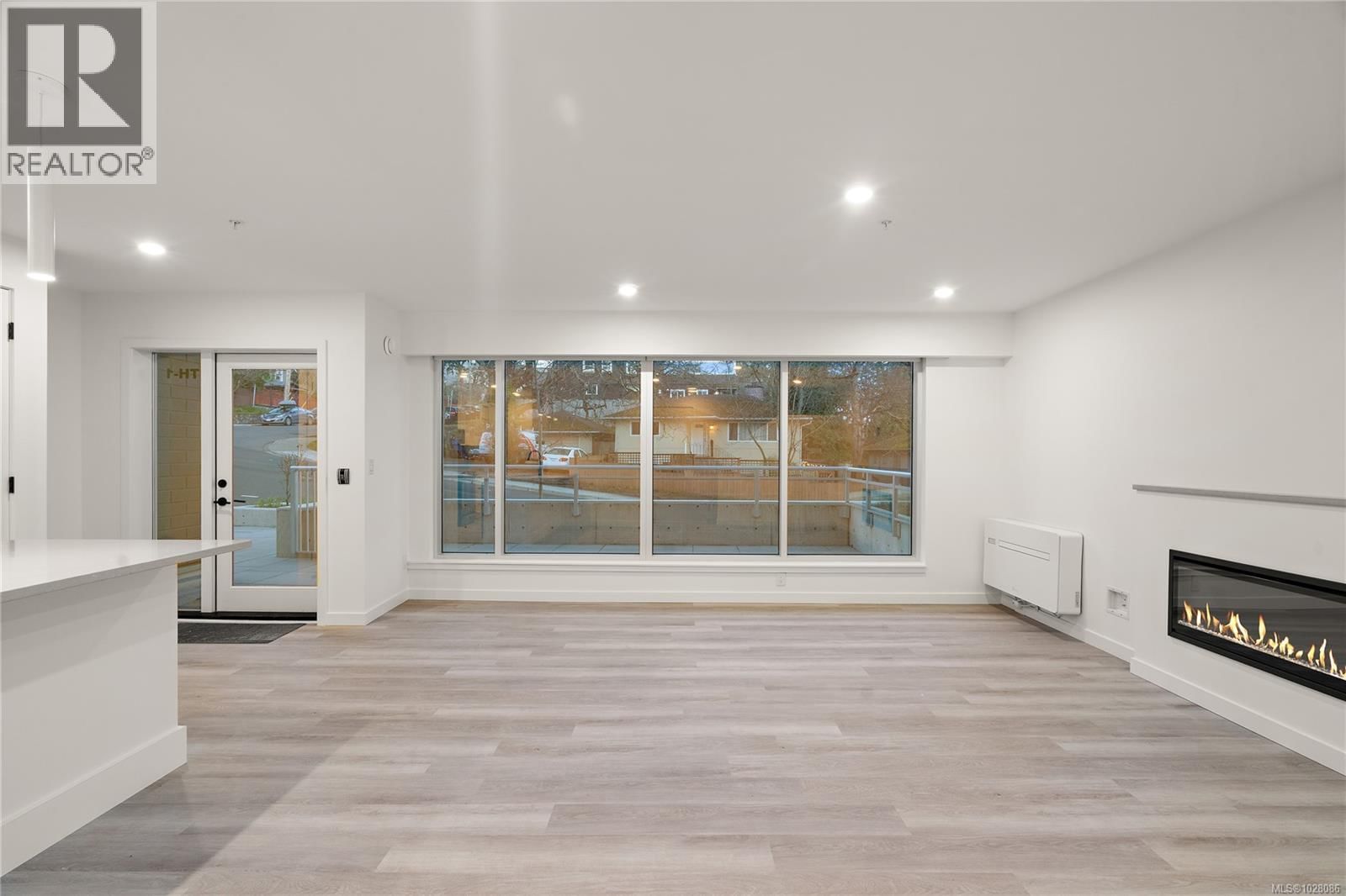 TH1 1102 Esquimalt Road