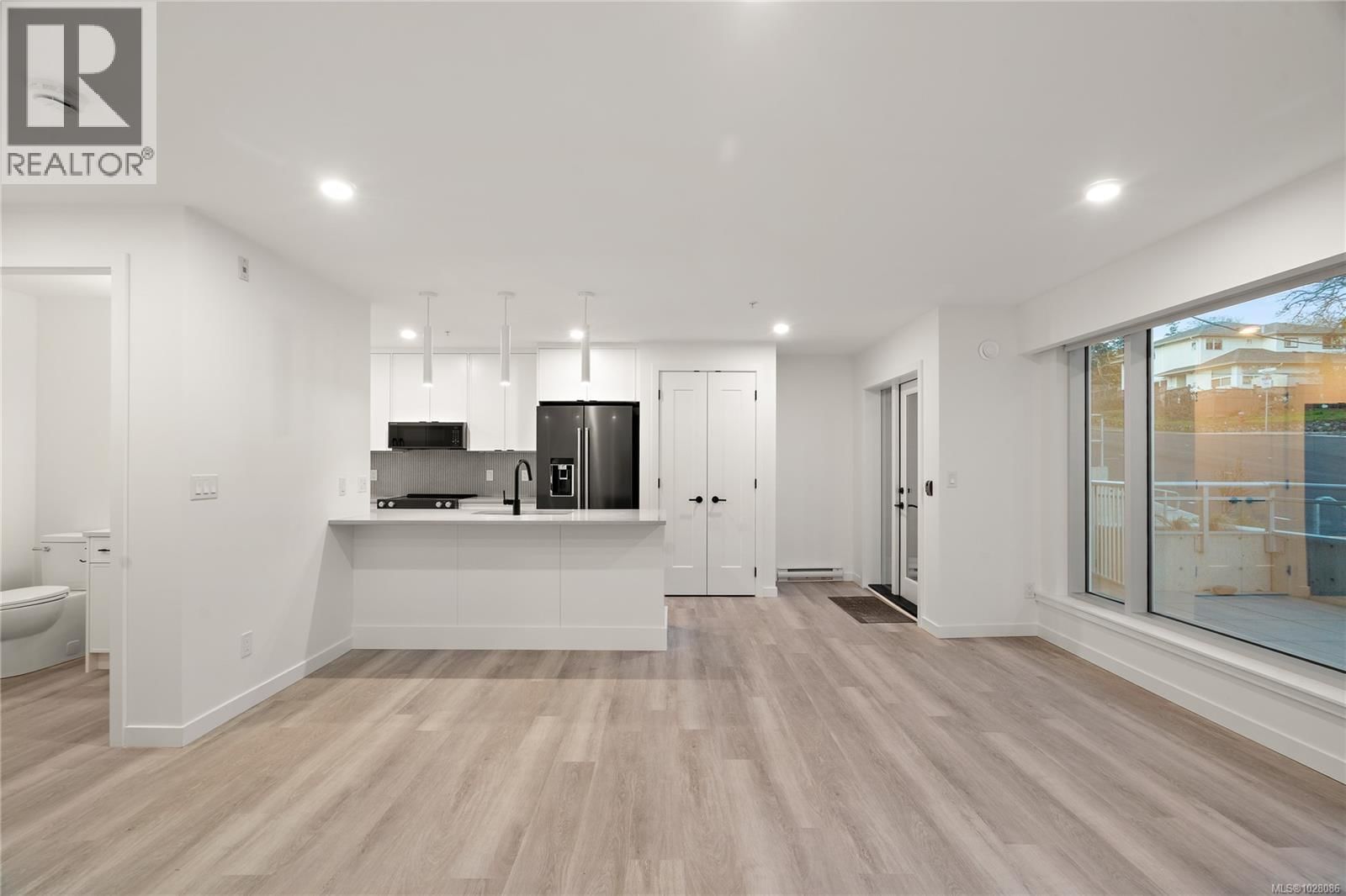 TH1 1102 Esquimalt Road property photo