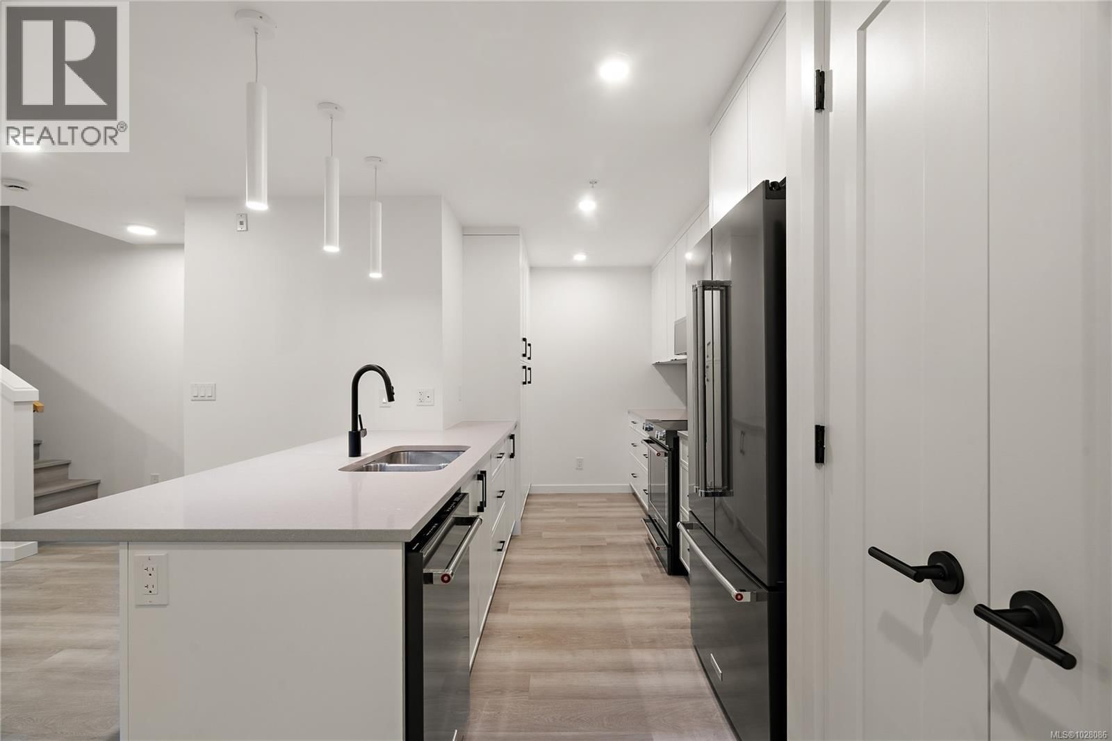 TH1 1102 Esquimalt Road property photo