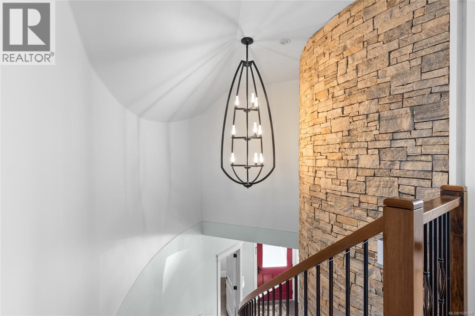 10117 WEST SAANICH ROAD Image 27