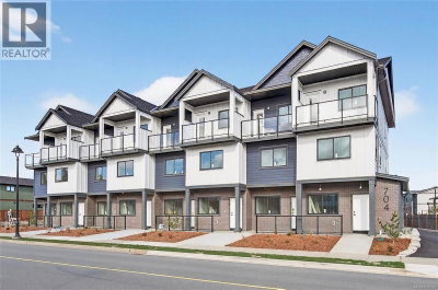 704 Beaver Creek Boulevard | Campbell River British Columbia | Slide Image One