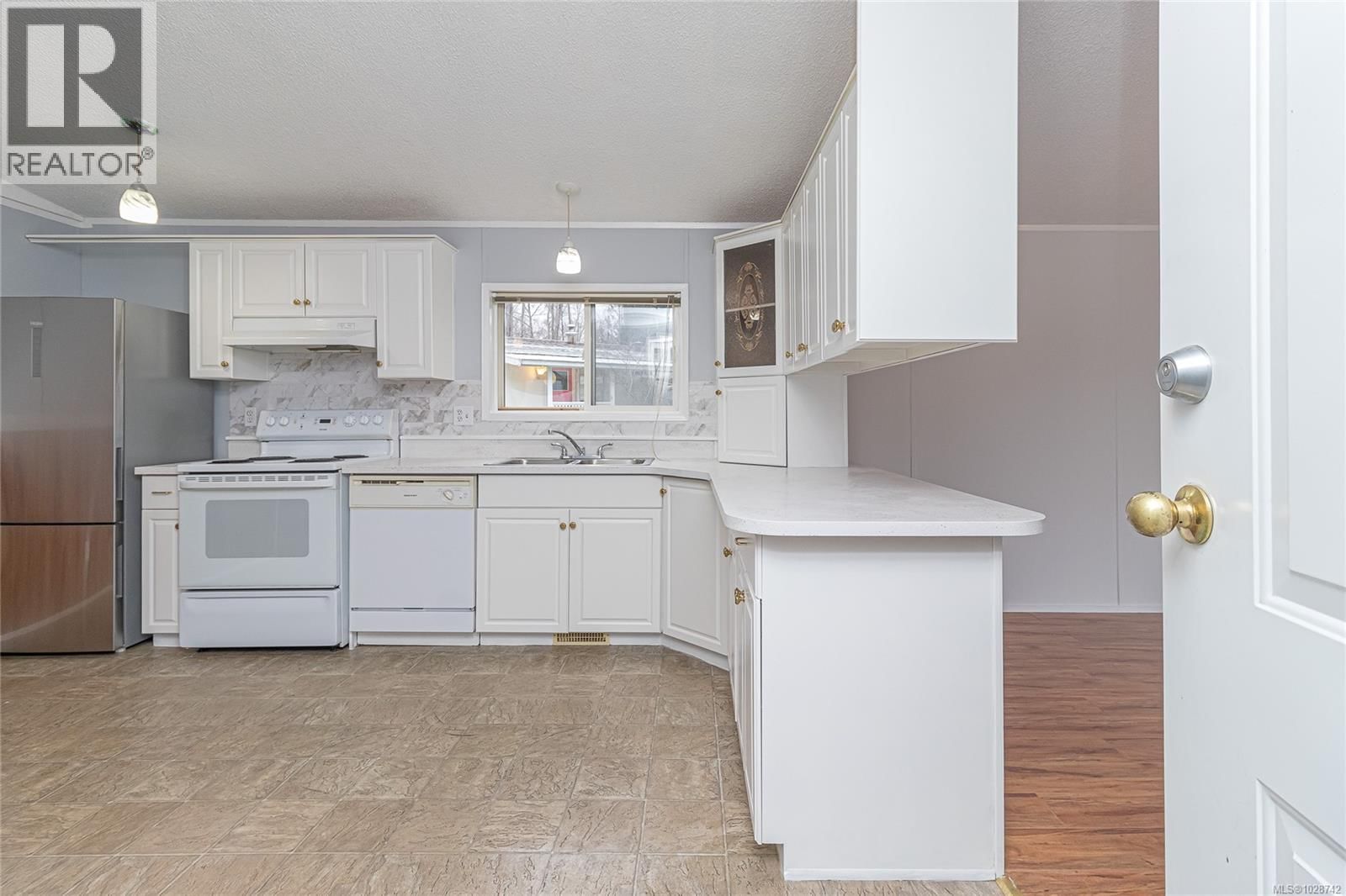 320 2885 Boys Road property photo
