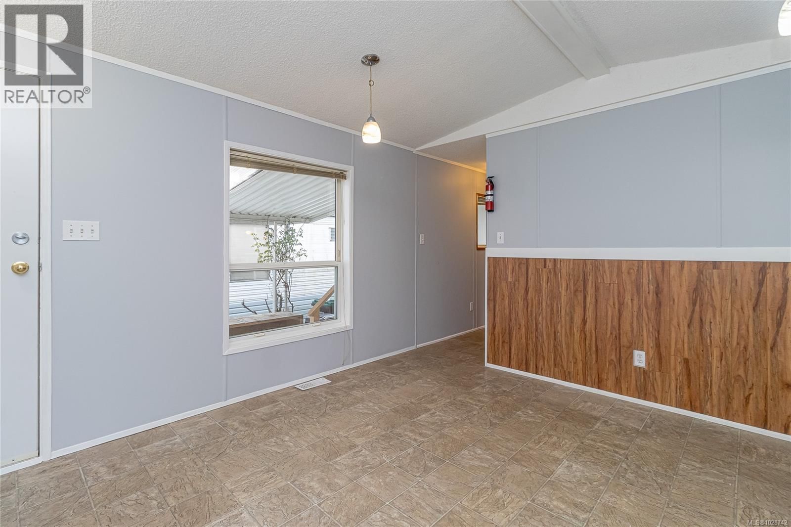 320 - 2885 BOYS ROAD Image 8