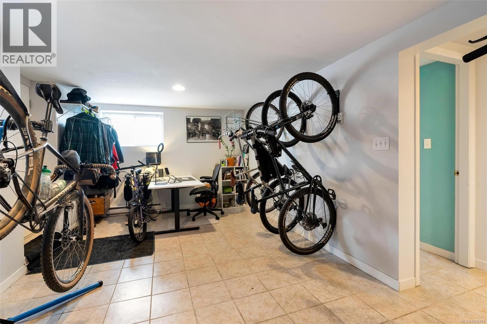 483 CONSTANCE AVENUE Image 22