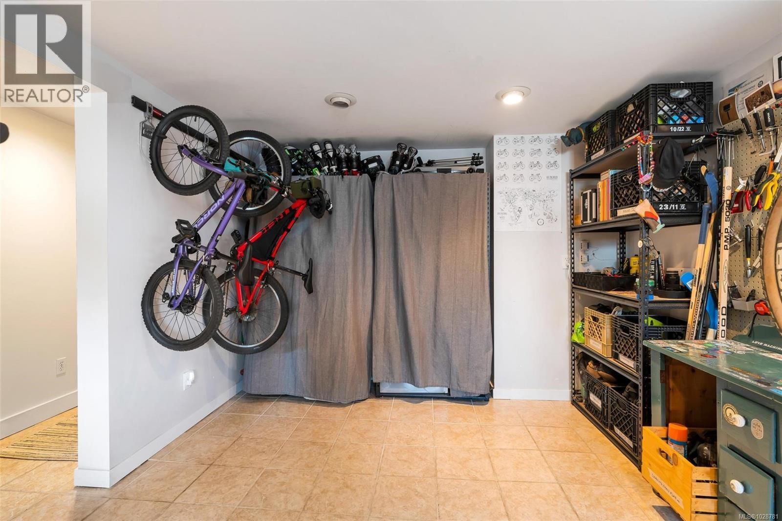 483 CONSTANCE AVENUE Image 23