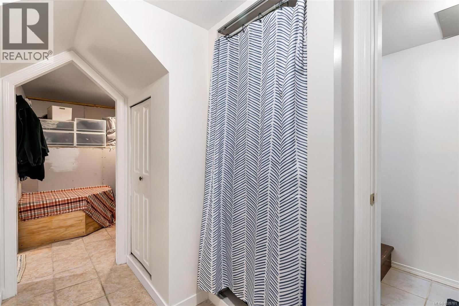 483 CONSTANCE AVENUE Image 30