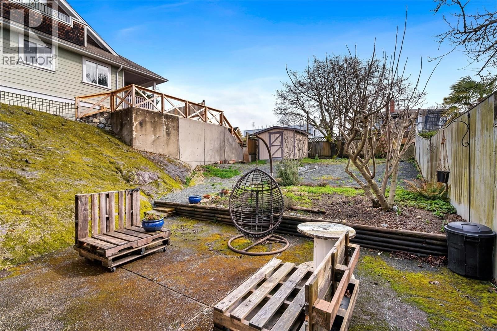 483 CONSTANCE AVENUE Image 31